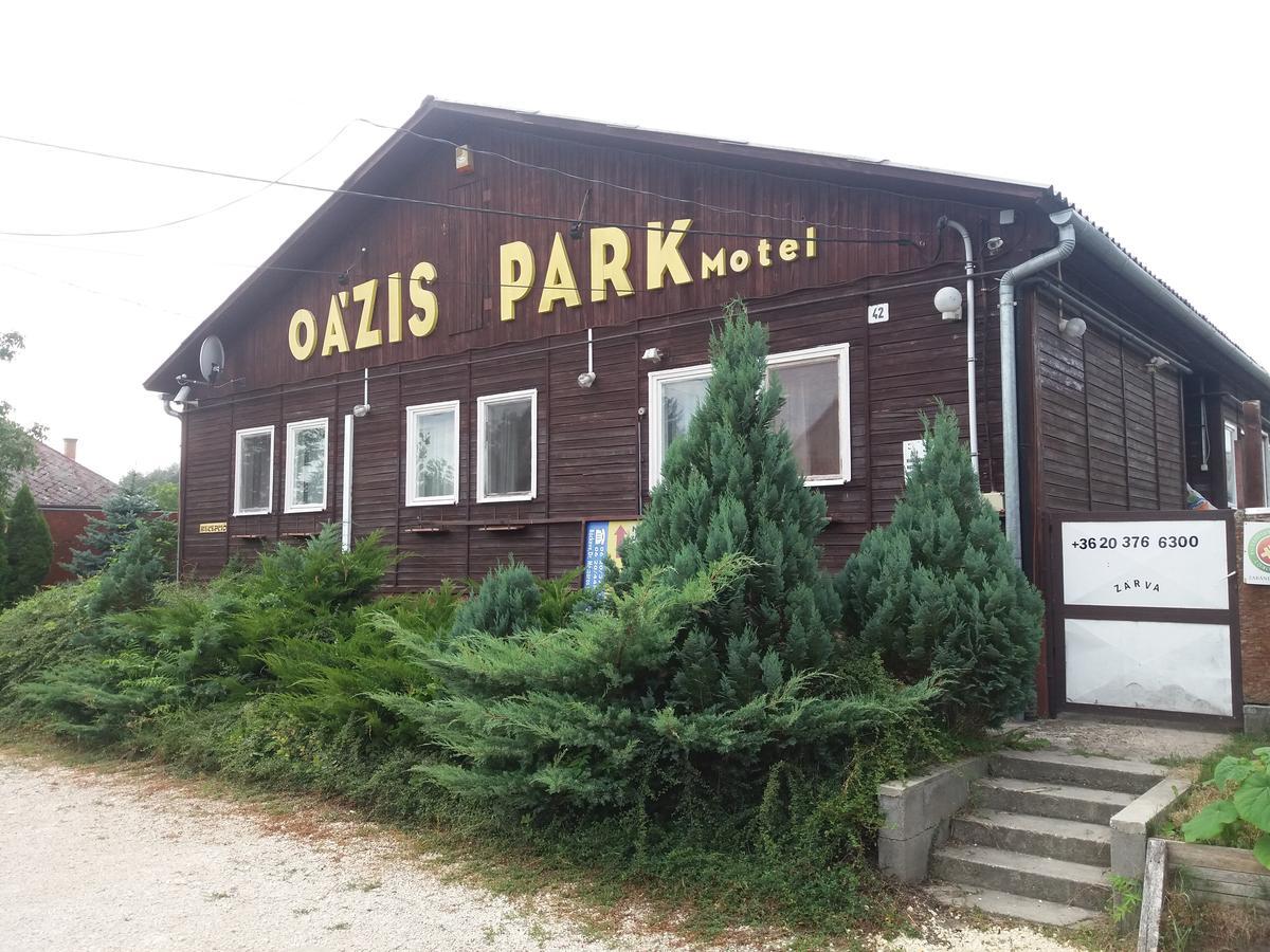 Oazis Park Motel Rackeve Ngoại thất bức ảnh