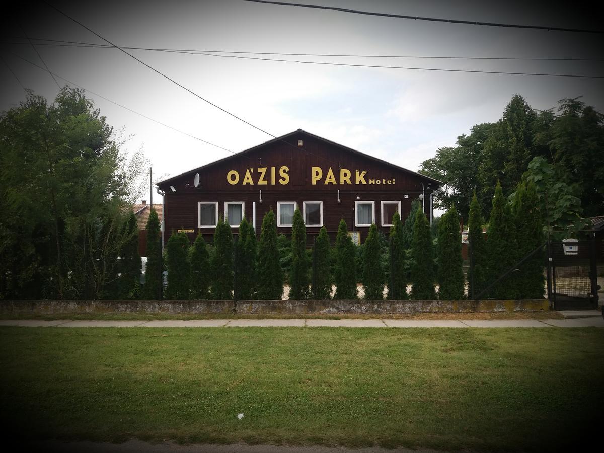 Oazis Park Motel Rackeve Ngoại thất bức ảnh