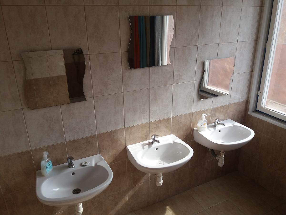 Oazis Park Motel Rackeve Ngoại thất bức ảnh
